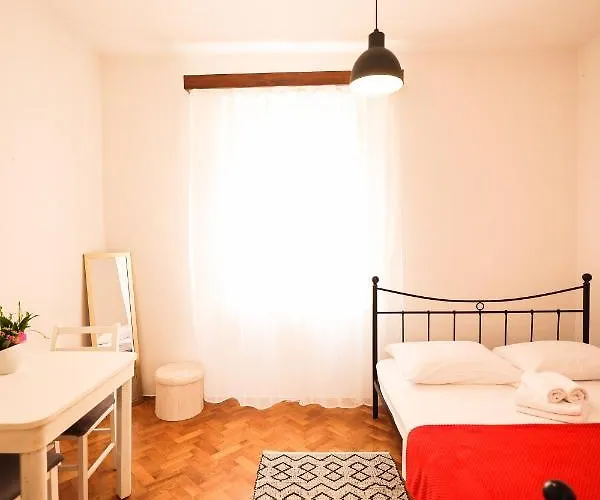 Cozy Studio Apartments In City Centar Stosija