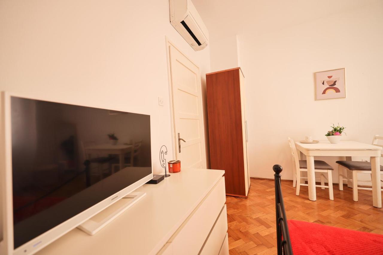 Cozy Studio In City Centar Stosija Apartment *