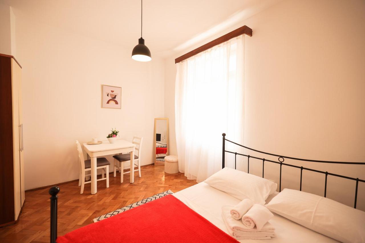 Cozy Studio In City Centar Stosija Apartment