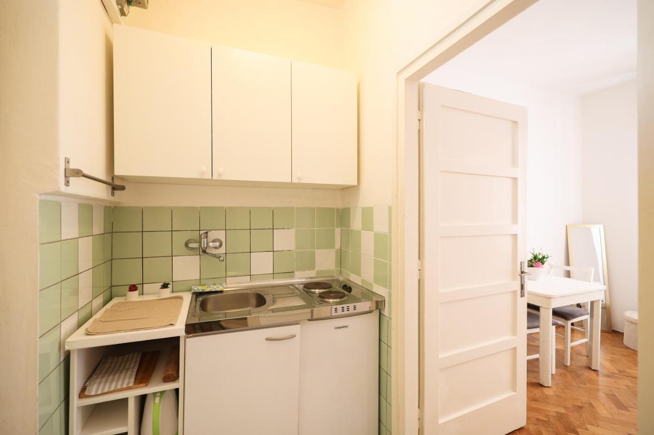 Cozy Studio In City Centar Stosija Apartment *